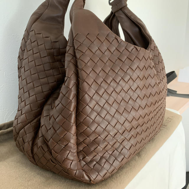 Bottega Veneta(ボッテガヴェネタ)の【未使用新古・参考価格28万円】BOTTEGA VENETA イントレチャート レディースのバッグ(ハンドバッグ)の商品写真