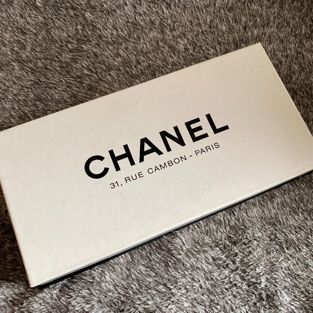 CHANEL(シャネル)のゆりゆり様専用CHANEL パールネックレス　2連　パリ本店箱付き レディースのアクセサリー(ネックレス)の商品写真