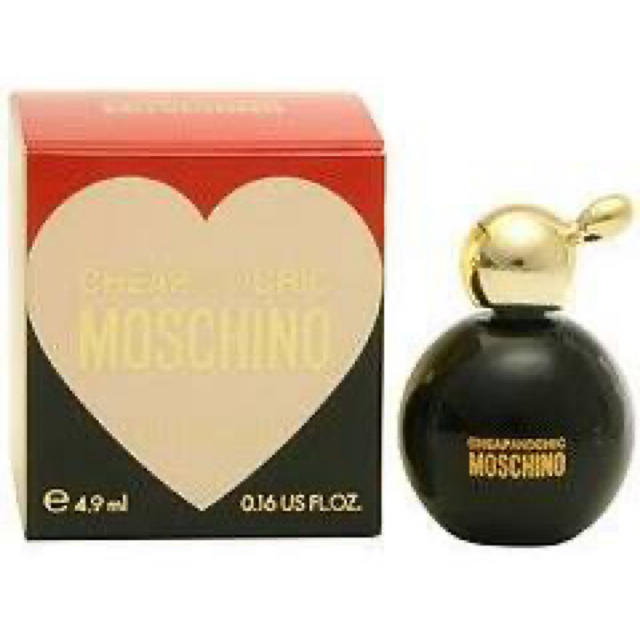 MOSCHINO(モスキーノ)の新品未使用　MOSCHINO チープアンドシック　香水　ミニサイズ コスメ/美容の香水(香水(女性用))の商品写真