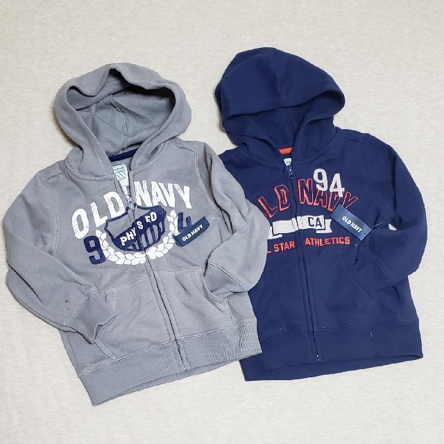 Old Navy(オールドネイビー)の新品タグつきパーカー２枚 キッズ/ベビー/マタニティのキッズ服男の子用(90cm~)(ジャケット/上着)の商品写真