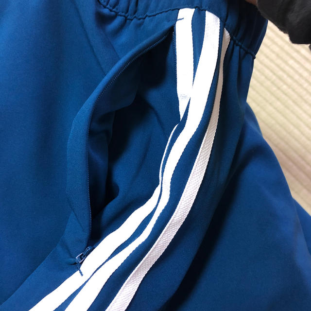 adidas(アディダス)のadidas クロップドパンツ　DX3859 FWF85 トレフォイル　三つ葉 スポーツ/アウトドアのトレーニング/エクササイズ(その他)の商品写真