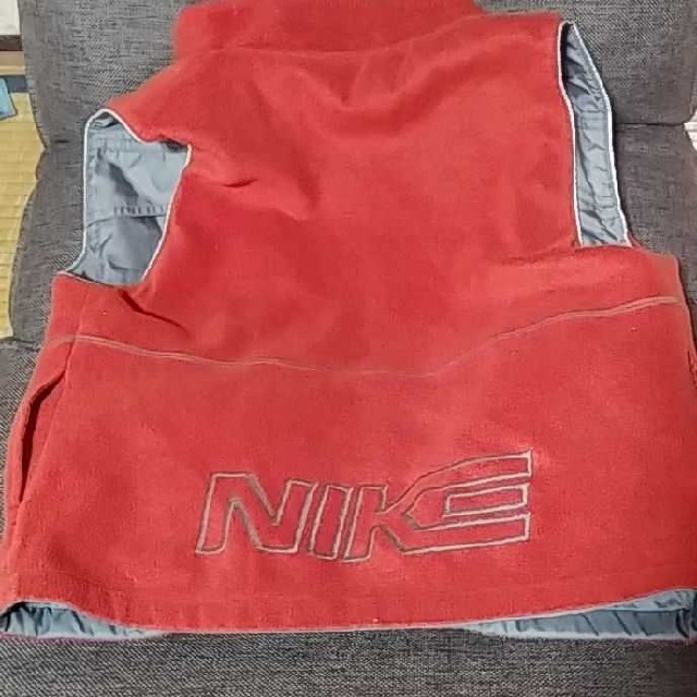 NIKE(ナイキ)のNIKE120cmベスト　リバーシブル美品 キッズ/ベビー/マタニティのキッズ服男の子用(90cm~)(ジャケット/上着)の商品写真