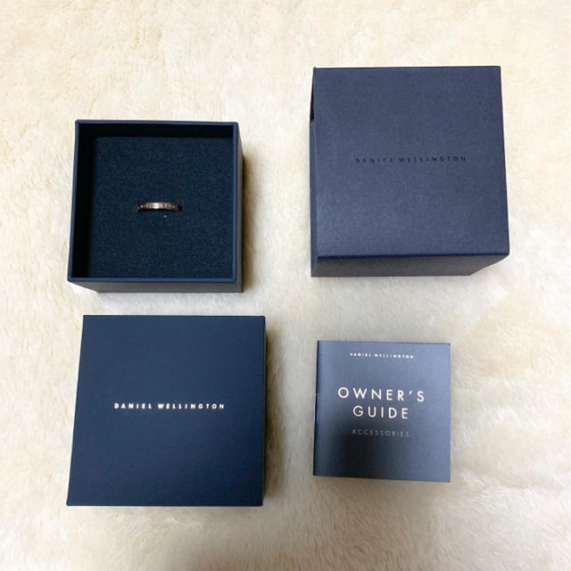 Daniel Wellington(ダニエルウェリントン)の【りり様専用】ダニエルウェリントン リング DW ダニエル 指輪 ローズゴールド レディースのアクセサリー(リング(指輪))の商品写真