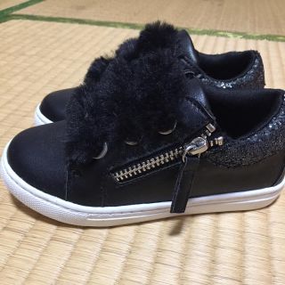 チャールズアンドキース(Charles and Keith)のスニーカー(スニーカー)