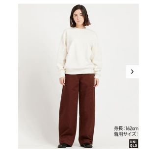 ユニクロ(UNIQLO)のワイドフィットカーブパンツ　ダークブラウン(カジュアルパンツ)