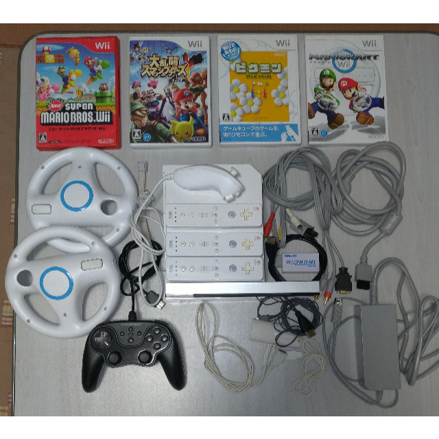 【動作確認済】ニンテンドー　Wii　本体　コントローラー　ゲーム４本セット