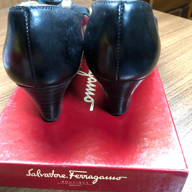 Salvatore Ferragamo(サルヴァトーレフェラガモ)のフェラガモ レディースの靴/シューズ(ハイヒール/パンプス)の商品写真