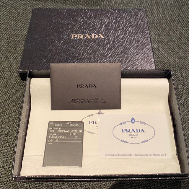 PRADA(プラダ)のiPhoneケース　7Plus 8Plus プラダサフィアーノ スマホ/家電/カメラのスマホアクセサリー(iPhoneケース)の商品写真