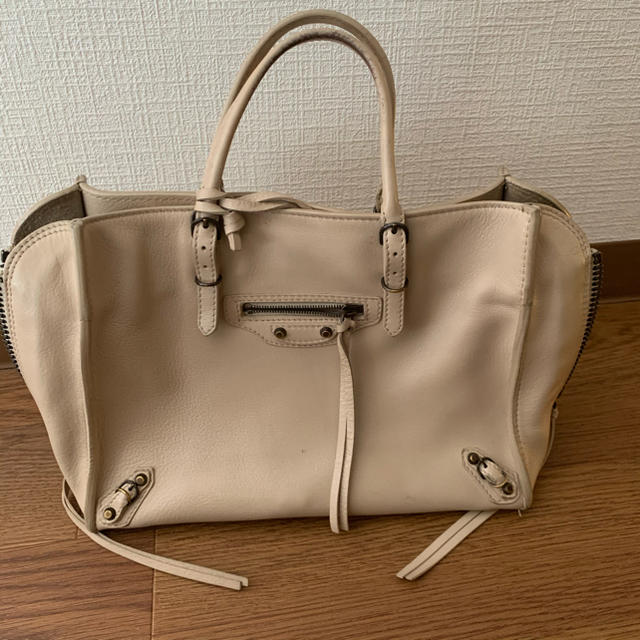 BALENCIAGA ペーパー A6 バッグ 値引き 51.0%OFF northtechwindows.ca