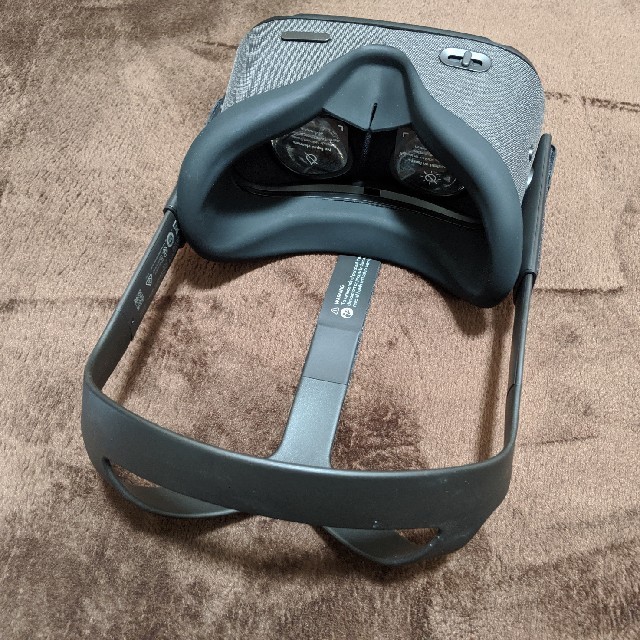 Oculus Quest 64GB スマホ/家電/カメラのPC/タブレット(PC周辺機器)の商品写真