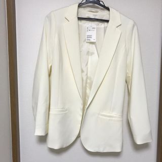 エイチアンドエム(H&M)のタグ付き新品！H&M  ジャケット　白　ホワイト(テーラードジャケット)