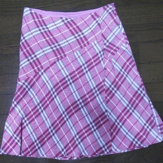 バーバリーブルーレーベル(BURBERRY BLUE LABEL)のBURBERRYブルーレーベル ピンクのフレアースカート38(ひざ丈スカート)