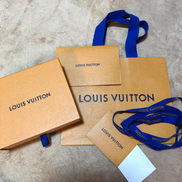 LOUIS VUITTON(ルイヴィトン)のルイヴィトン 付属品セット レディースのバッグ(ショップ袋)の商品写真