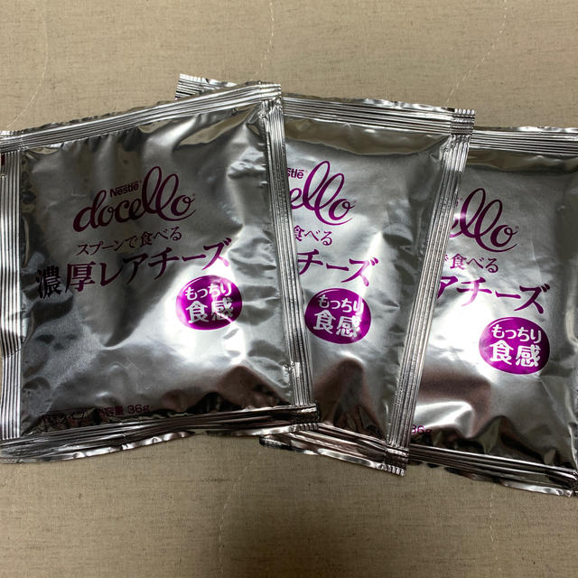 Nestle(ネスレ)のめいめい様専用　本格レアチーズデザート　3パック 食品/飲料/酒の食品(菓子/デザート)の商品写真