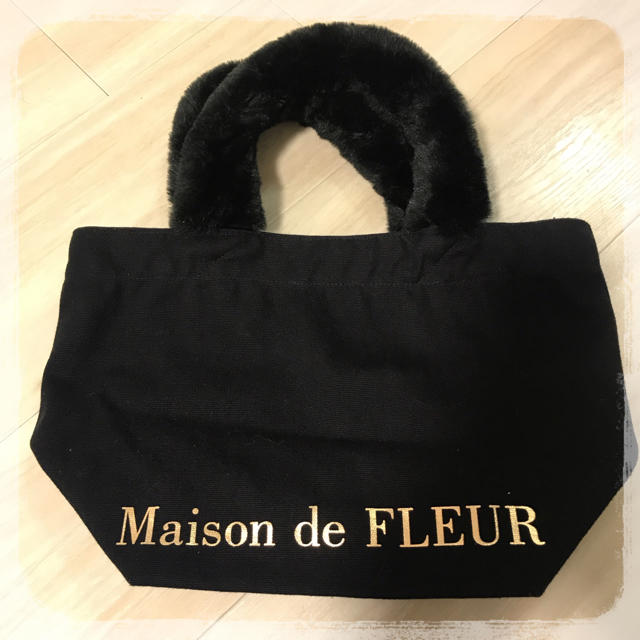 Maison de FLEUR(メゾンドフルール)の最終価格！お値下げ！✨モコモコ♡ファーハンドルトートバッグ♡ レディースのバッグ(トートバッグ)の商品写真