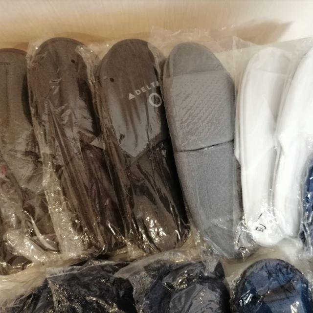 新品　デルタ航空ほかスリッパ14足セット その他のその他(その他)の商品写真