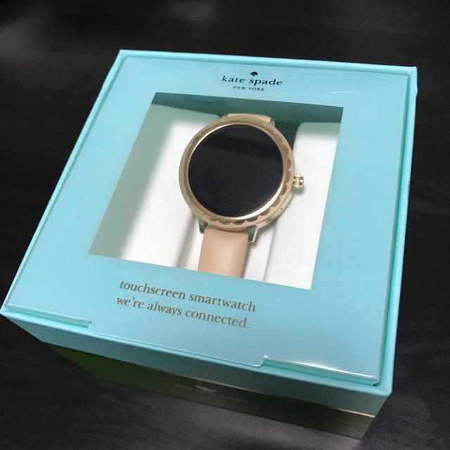 kate spade new york(ケイトスペードニューヨーク)のケイトスペード　スマートウォッチ　ピンクベージュ レディースのファッション小物(腕時計)の商品写真