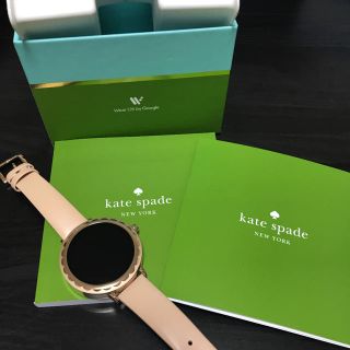 ケイトスペードニューヨーク(kate spade new york)のケイトスペード　スマートウォッチ　ピンクベージュ(腕時計)