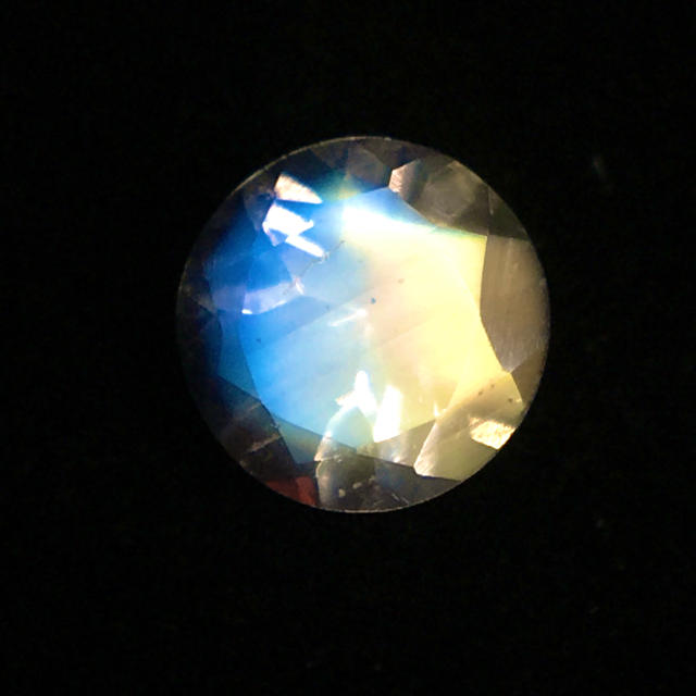 夜空に掛かる"虹" 0.41ct 天然 レインボームーンストーン ルース