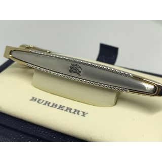 バーバリー(BURBERRY)の新品未使用　バーバリー　シルバー　サイドGOLD ネクタイピン　タイピン (ネクタイピン)