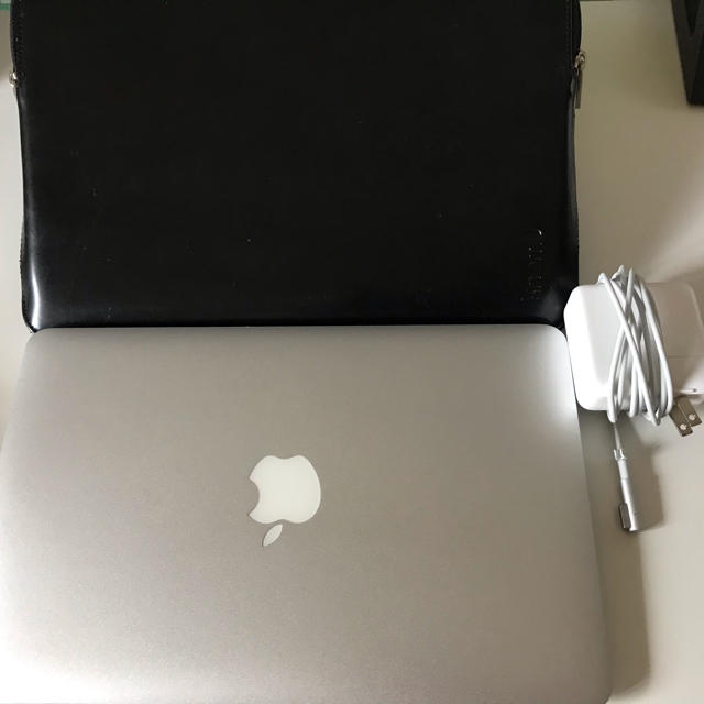 Mac (Apple)(マック)のMacbook air 11inch Corei5 スマホ/家電/カメラのPC/タブレット(ノートPC)の商品写真