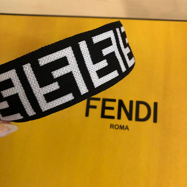 FENDI(フェンディ)のRさま専用 レディースのヘアアクセサリー(カチューシャ)の商品写真