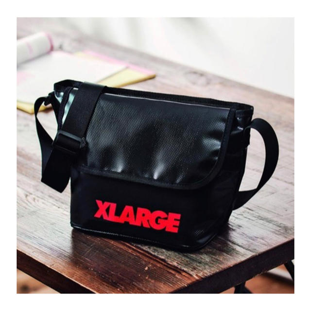 XLARGE(エクストララージ)のスマート 11月 付録 エクストララージ ターポリン風ショルダーバッグ メンズのバッグ(ショルダーバッグ)の商品写真