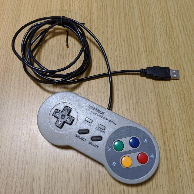 Buffalo(バッファロー)のスーパーファミコン　リモコン（USB）PC用 エンタメ/ホビーのゲームソフト/ゲーム機本体(家庭用ゲーム機本体)の商品写真