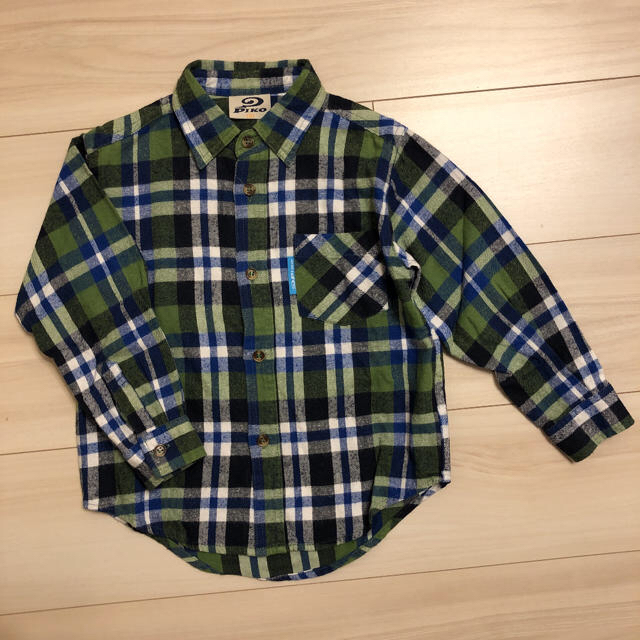 PIKO(ピコ)のPIKO ワイシャツ　110センチ キッズ/ベビー/マタニティのキッズ服男の子用(90cm~)(Tシャツ/カットソー)の商品写真