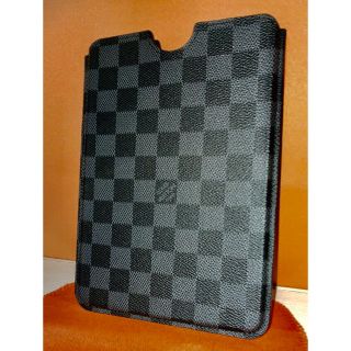 Louis Vuitton Brown Monogram ipad mini cover – The Closet