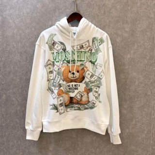 モスキーノ(MOSCHINO)のMOSCHINO   パーカー 19秋コーデ(パーカー)