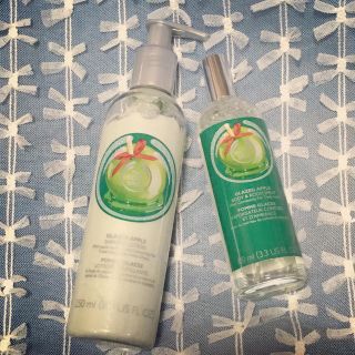 ザボディショップ(THE BODY SHOP)のグレイズドアップルset(ボディローション/ミルク)