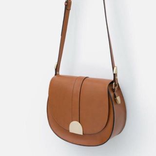 ザラ(ZARA)のザラ メタル留め具 ショルダーバック(ショルダーバッグ)