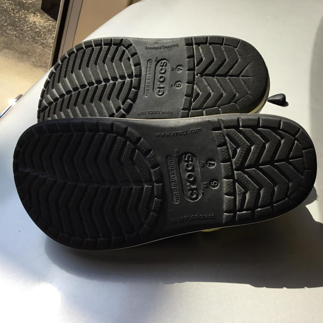 crocs(クロックス)のM5・W7サイズのクロックスです キッズ/ベビー/マタニティのキッズ靴/シューズ(15cm~)(サンダル)の商品写真