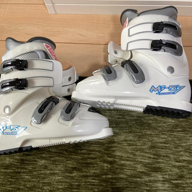 スキー　ブーツ スポーツ/アウトドアのスキー(ブーツ)の商品写真