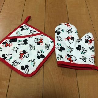 ディズニー(Disney)のミッキー&ミニー　鍋敷と鍋つかみ(収納/キッチン雑貨)