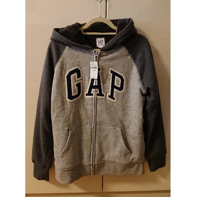 GAP Kids(ギャップキッズ)の新品≪GAP≫今期販売中モコモコパーカー140グレー キッズ/ベビー/マタニティのキッズ服男の子用(90cm~)(ジャケット/上着)の商品写真