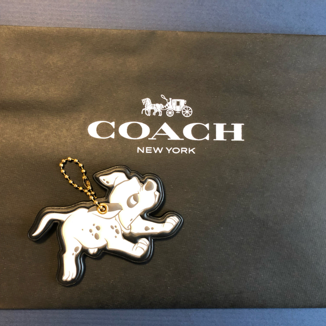 COACH(コーチ)のCOACH  ディズニー コラボ 101匹わんちゃん  バックチャーム 新品 レディースのアクセサリー(チャーム)の商品写真