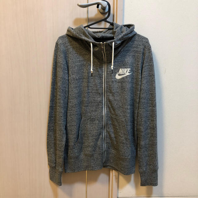 NIKE(ナイキ)のナイキ　パーカー レディースのトップス(パーカー)の商品写真