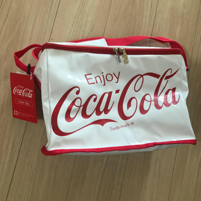 コカ・コーラ - コカコーラ クーラーバッグ ホワイト 新品の通販 by ニュージー・ランド's shop｜コカコーラならラクマ
