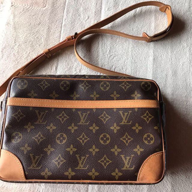 LOUIS VUITTON(ルイヴィトン)のルイヴィトン　トロカデロ　 レディースのバッグ(ショルダーバッグ)の商品写真