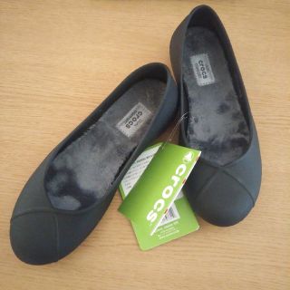 クロックス(crocs)の新品♪クロックス レディース ボア 黒 ローパンプス オリビア(ハイヒール/パンプス)