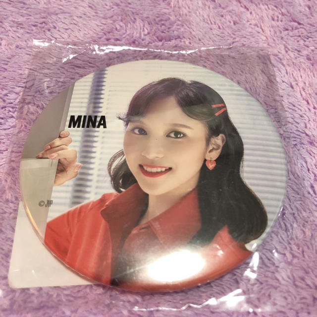  TWICE MINA 缶バッジ エンタメ/ホビーのCD(K-POP/アジア)の商品写真