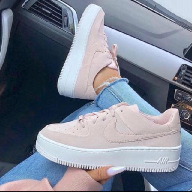 期間限定値下げ!美品✨Nike AIR FORCE 1 SAGE LOW