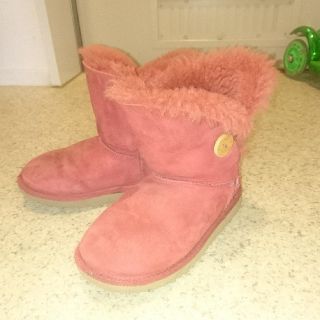 UGG - UGG＊ムートンブーツ＊ピンク＊18cmの通販 by あっちゃん ...