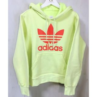 アディダス バックプリント ロゴ パーカー 0156 アディダス バックプリント ロゴ パーカー 0156