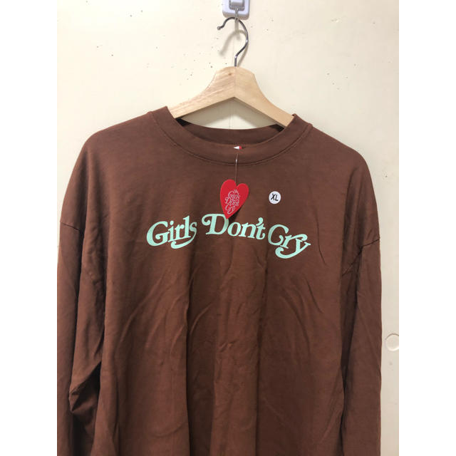 GDC(ジーディーシー)の【最終値下げ】girls don't cry ロンＴ/ ステッカー付き メンズのトップス(Tシャツ/カットソー(七分/長袖))の商品写真