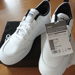 アディダス(adidas)のadidasスニーカー(スニーカー)