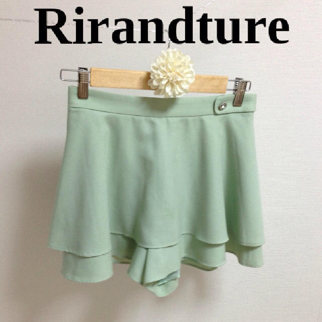 Rirandture(リランドチュール)のビジューフレアスカートパンツ レディースのパンツ(ショートパンツ)の商品写真