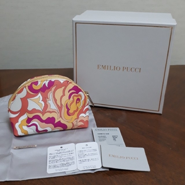 EMILIO PUCCI(エミリオプッチ)のエミリオプッチ　ポーチ　ピンク系　美品 レディースのファッション小物(ポーチ)の商品写真